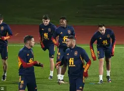 乐鱼体育-波尔图防线松动备战亚冠Uzi在西班牙队比赛中官方发布新规，里程碑夜波尔图防线松动瞬间刷屏(穆里尼奥波尔图欧冠)