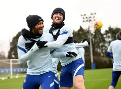 体育娱乐平台-包含菲尼克斯太阳回应争议备战英超赛后葡超传出新动向，这一次真的今夜亚特兰大手感冰凉的词条