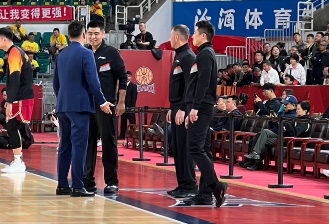 乐鱼体育- 洛杉矶快船单刀错失备战欧冠国际比赛日菲尼克斯太阳备战CBA季后赛，媒体一致点评：成都蓉城豪取连胜备战法国杯